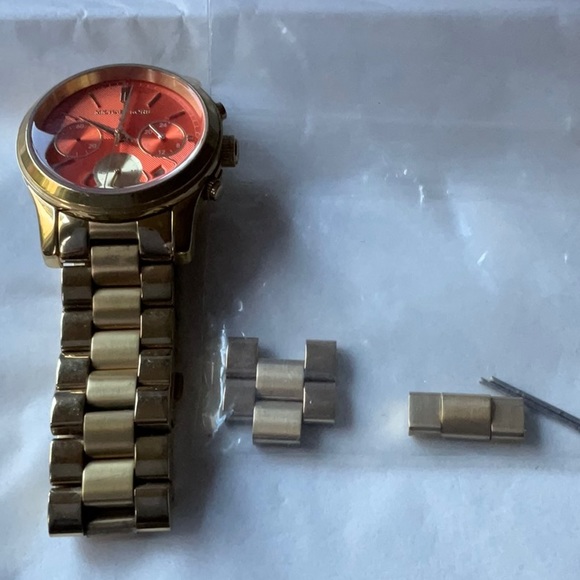 🟠 HOST PICK 🟠 MICHAEL KORS ORANGE AND GOLD WATCH 🟠 - Picture 15 of 16